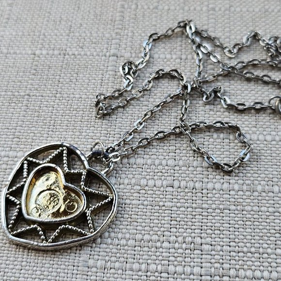 Jewelry - Vintage Necklace Silver Tone Chain Fashion Jewelry Heart Shape Pendant Necklace